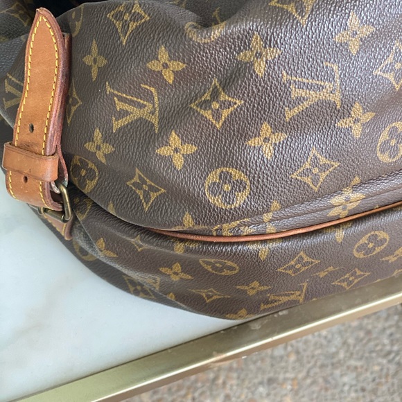 🚫SOLD🚫Authentic Louis Vuitton Saumur 43 - Picture 9 of 14